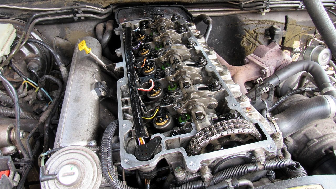 Land Rover Discovery 2 TD5 Rocker Valve Cover Gasket Replacement How To ...