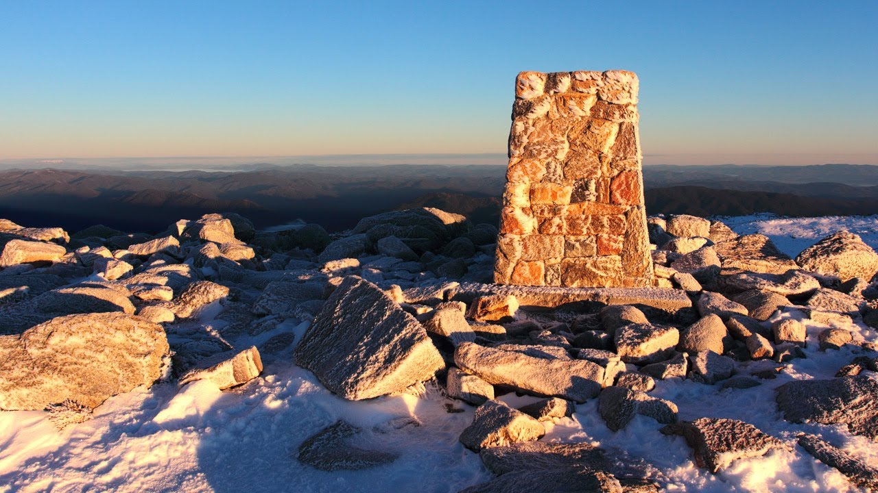 Climb Mt Kosciuszko Solo Winter Snowshoe Hike. Snow Camp & Summit
