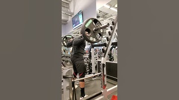 225 lbs 5x3 Pause Squats on Deload week #shorts #gym #fitness