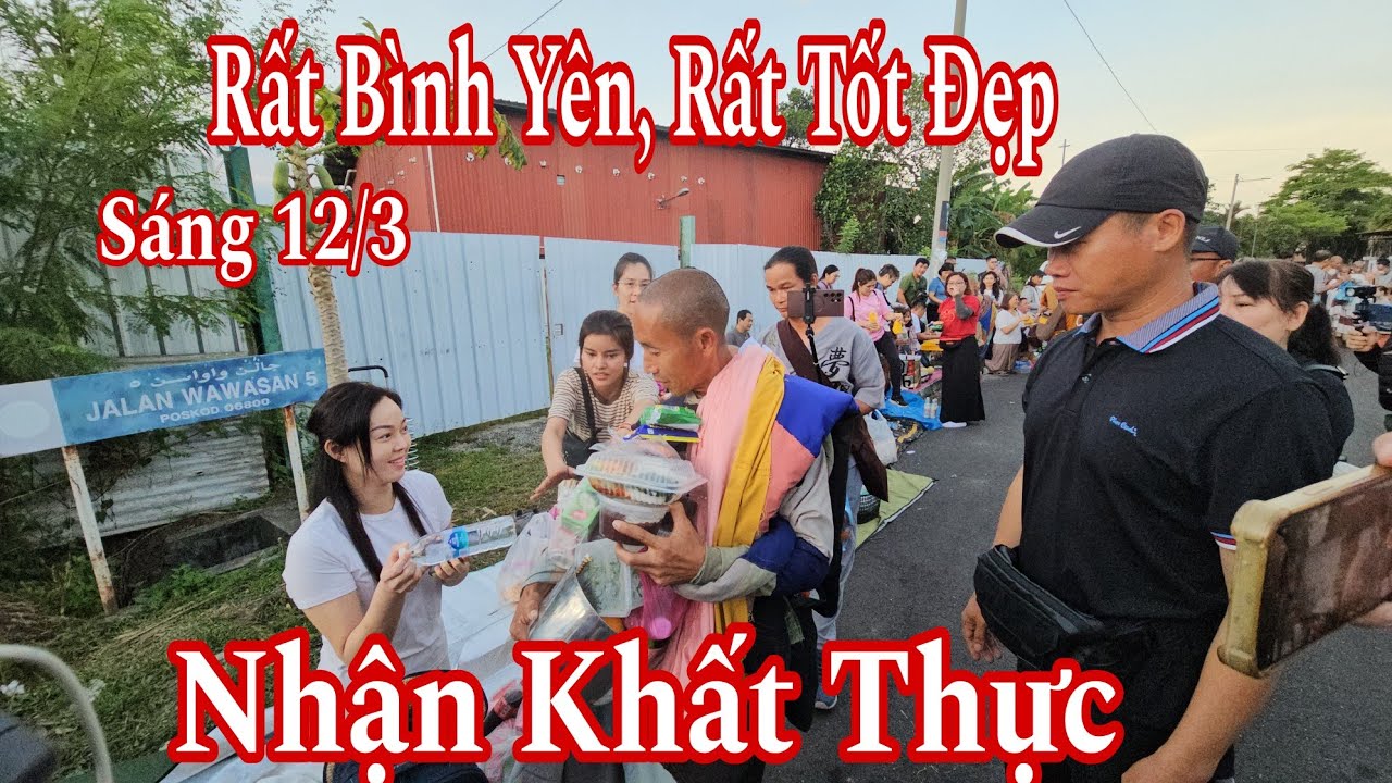 Khất thực sáng 12/3 sư Minh Tuệ rất bình yên tốt đẹp cùng 26 sư Nhỏ