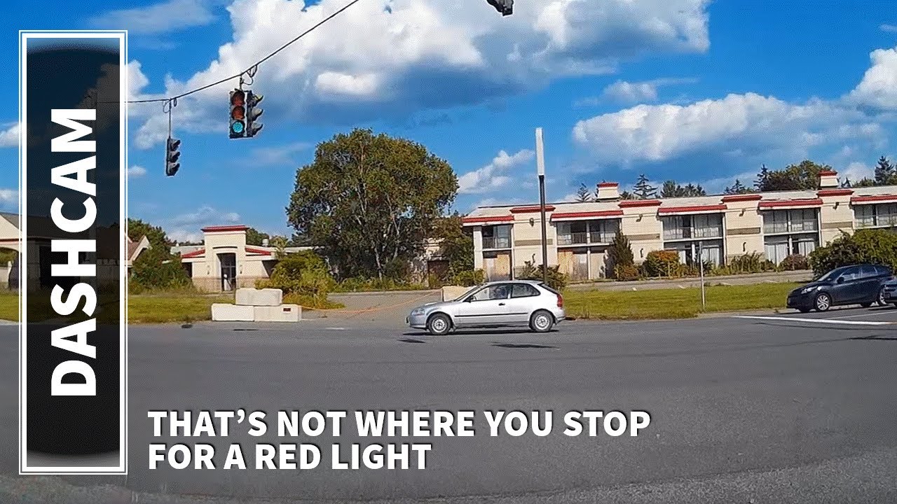 DRIVER v RED LIGHT (Dashcam Video #1) - YouTube