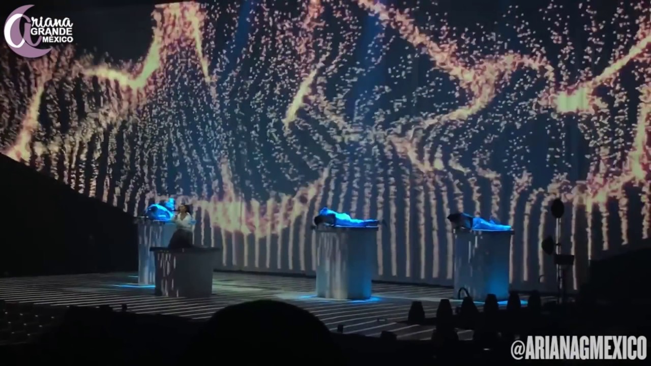 [Full HD] Ariana Grande - Touch It (Live from The Dangerous Woman Tour)