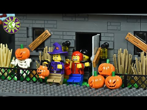 Lego Halloween. Trick or Treat.