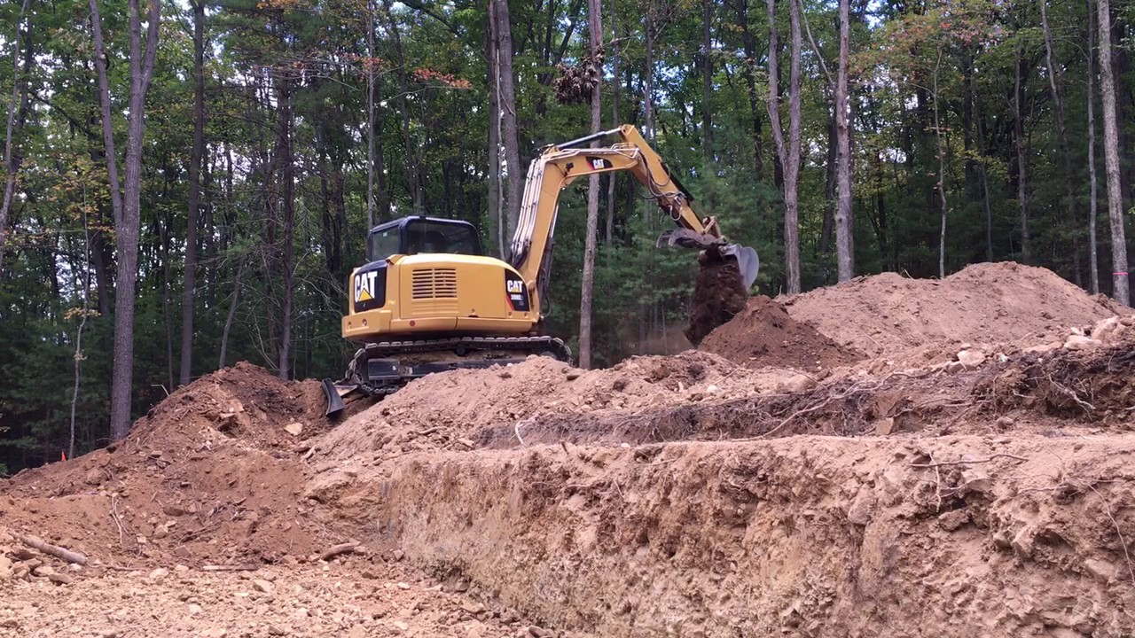 CAT 308E2 DIGGING FOUNDATION - YouTube