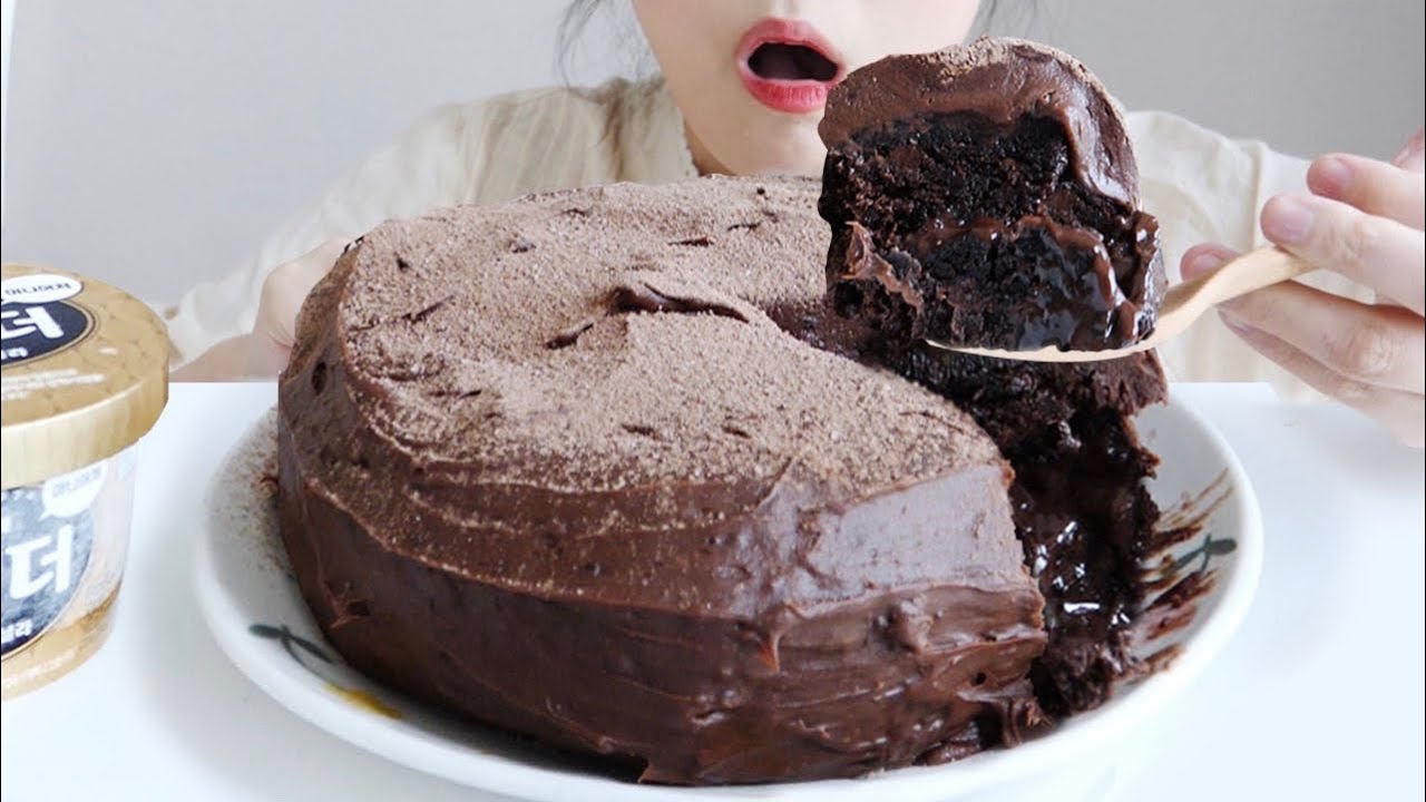 Липкий Шоколадный Пирог, едящий ASMR _ realsound mukbang eatshow