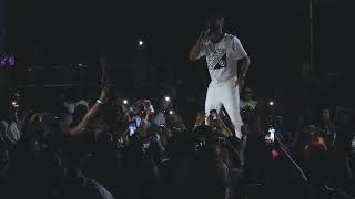 Dexta Daps show his dark side, make the ladies scream and call up Charly Black on stage (MUST WATCH)