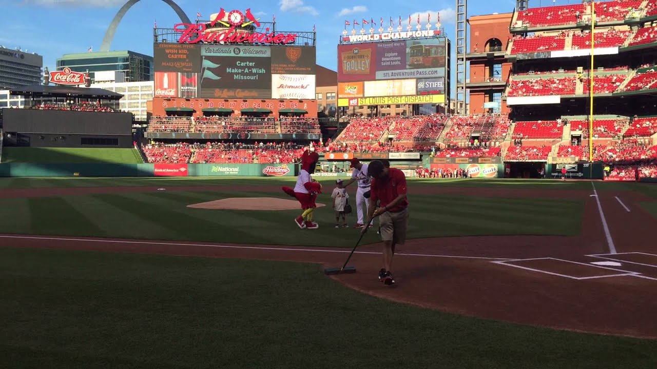 Carter&#39;s First Pitch at the St. Louis Cardinals game on 5-26-15 - YouTube