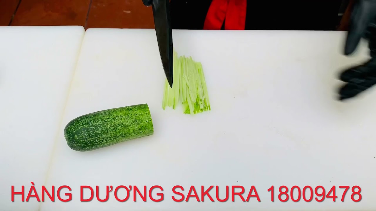 Cơm cuộn cá hồi sống ( Salmon roll ) - youtube