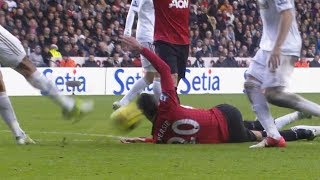 Van Persie Gets Ball BLASTED At Head From Close Range!