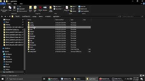 CodeIgniter Defining a Default Controller