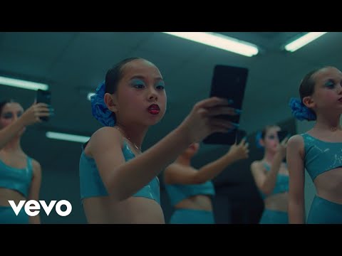 Vídeo Christina Aguilera - Linda (Versão 2022)