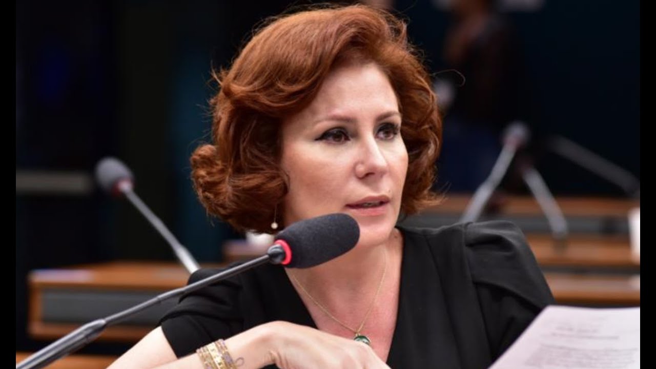 Carla Zambelli faz vaquinha para pagar condenações judiciais