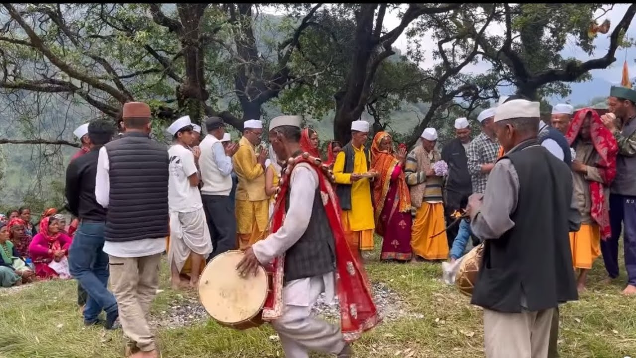 आज श्री श्री 1008 नौलिंग देवता जी के दरबार लीती में पूजा