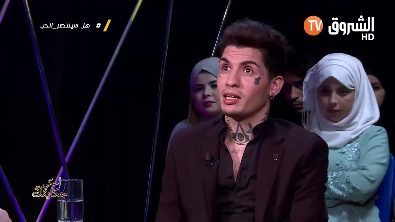 شاهد كيف دافع رياض عن الوشم: 