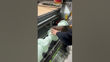 Imagine as possibilidades com um Router CNC de 4 eixos! 💚 Isso é Raizen Machine! 🚀