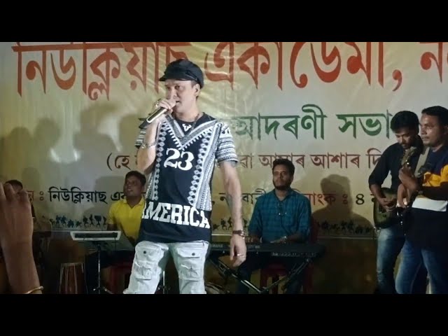 Pritir Hubakhe - Zubeen garg | Assamese song || Live stage performance class=