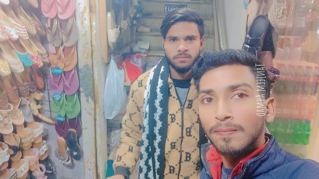 Shop pur full Masti....😄😃. 