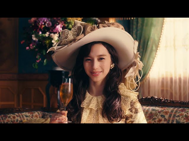 中条あやみ、“午後ティー”ロゴの貴婦人に！？ 「キリン 午後の紅茶