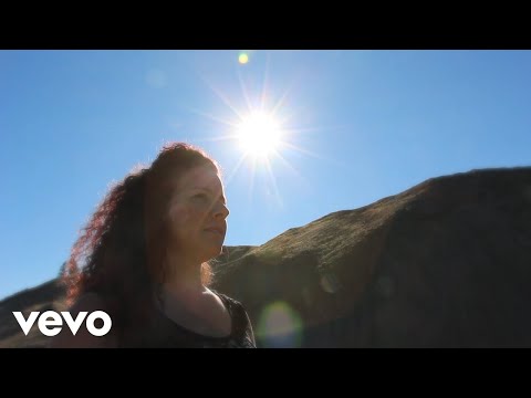 Julie Curly - Comme un zèbre dans le désert (Acoustique)