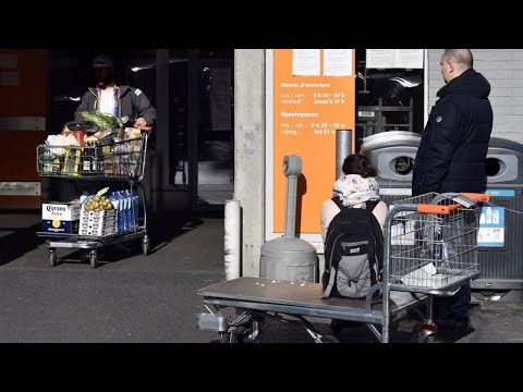 Coronavirus: l'étude qui montre comment le Belge s'est précipité dans les magasins avant le conf... Coronavirus: l'étude qui montre comment le Belge s'est précipité dans les magasins avant le conf...