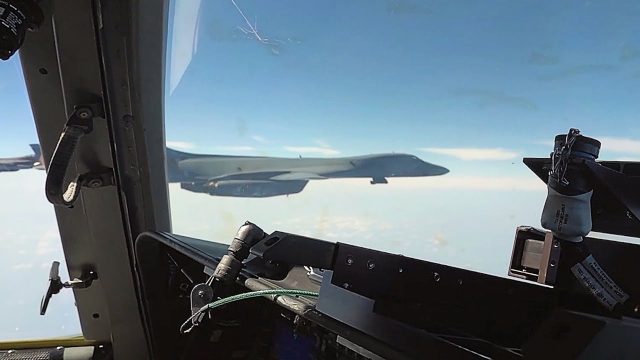 B1-B LANCERS And Fighters PATROL THE SKY in vicinity of RED SEA! (video)