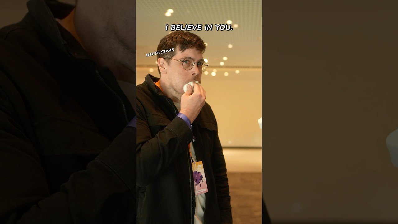 Gigant MARSHMALLOW VS huge MOUTH - TwitchCon challenge