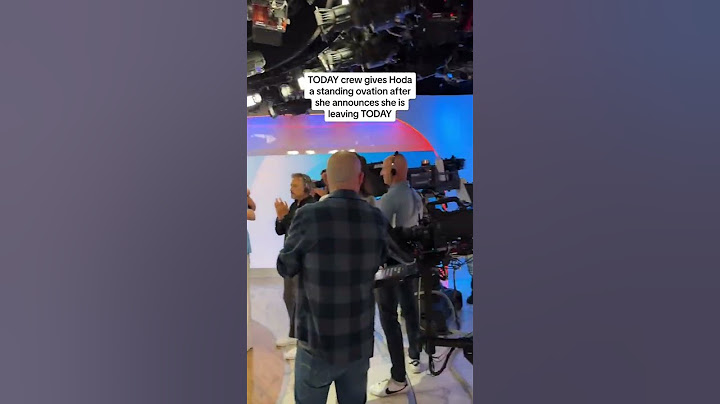 TODAY crew gives Hoda a standing ovation after she announces she is leaving TODAY