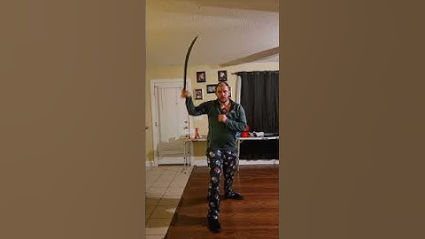 Armpit cuts with a single shamshir #shamshir