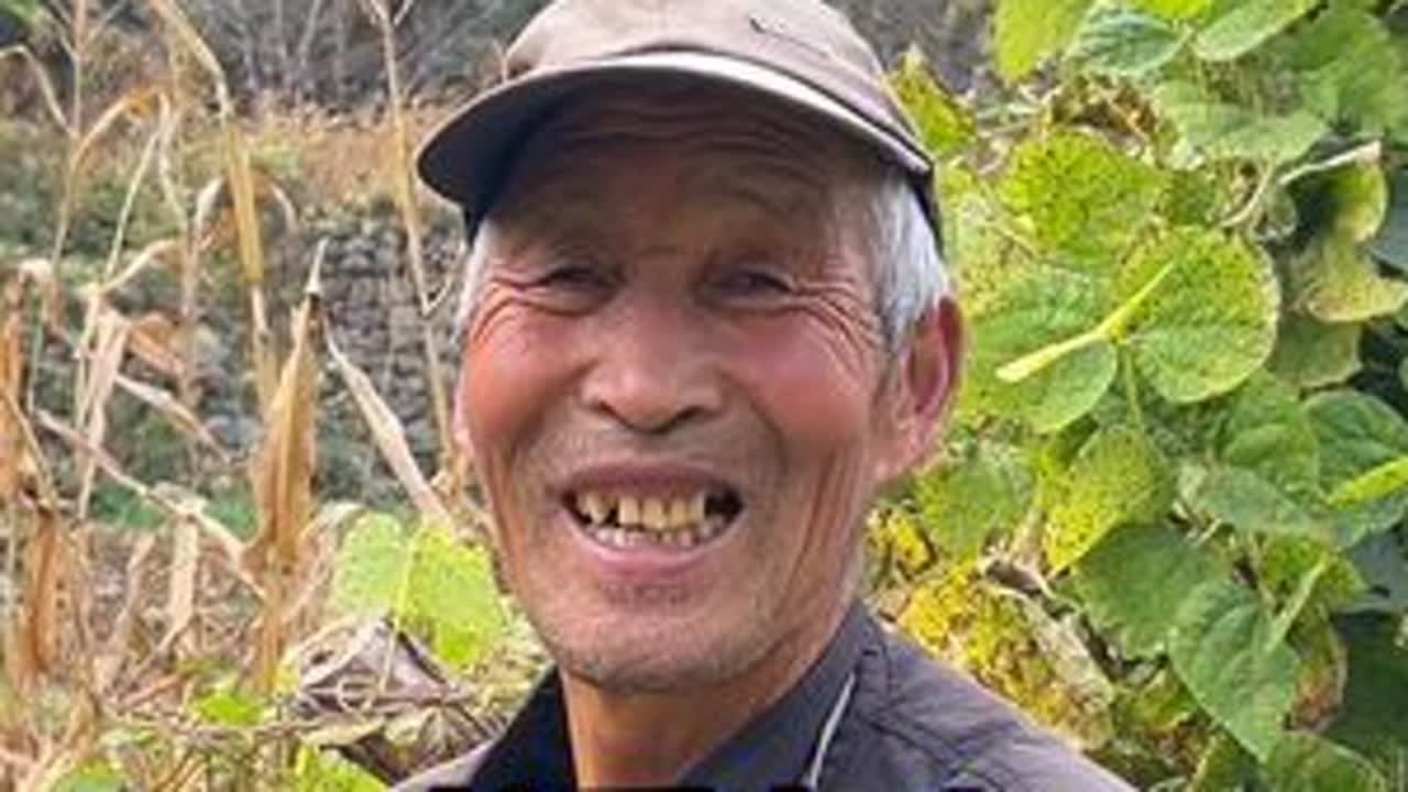 爷爷实在是太热情了，这一刻感觉做的一切都是值得的#下乡理发 #传递善良传递爱 #纪录真实生活 #做有意义的事