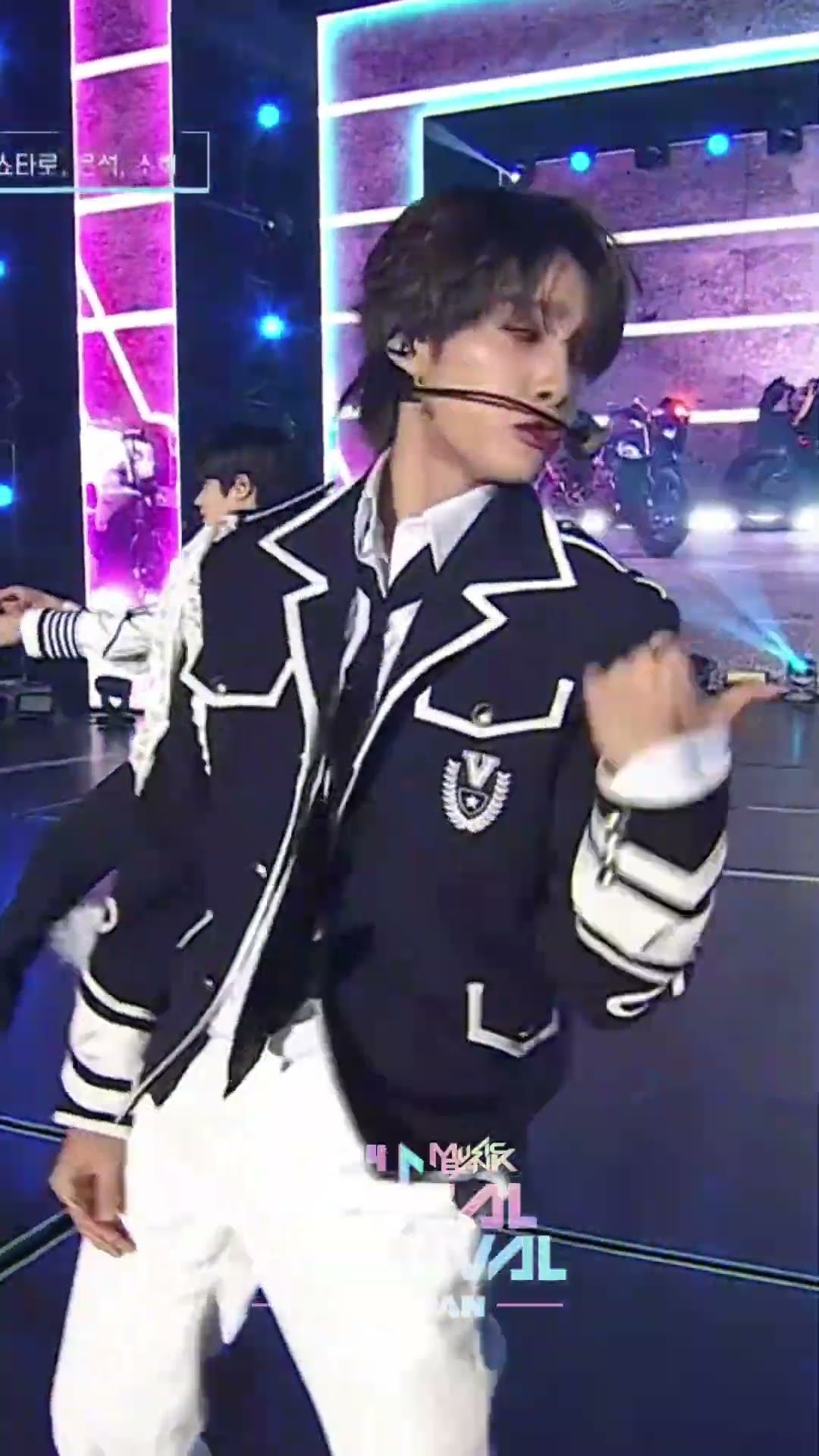 TEMPO - WayV + RIIZE #TEMPO #WayV #웨이션브이 #RIIZE #라이즈 #Shorts #MusicBankinJapan | KBS WORLD TV