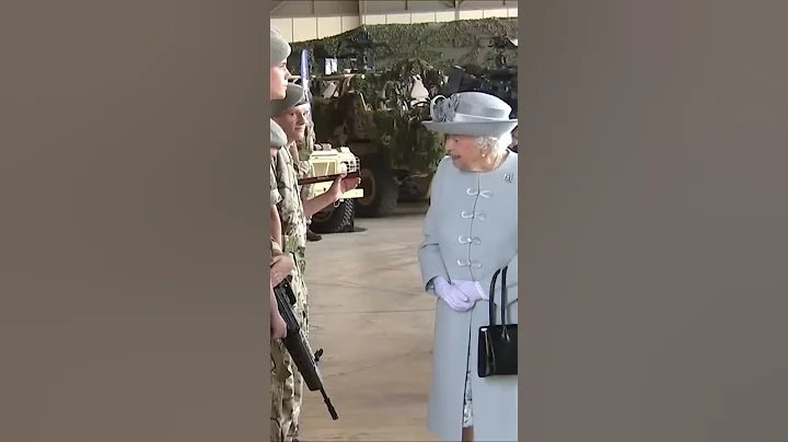 Remember when the Queen got the Giggles with Soldiers in Scotland? - DayDayNews