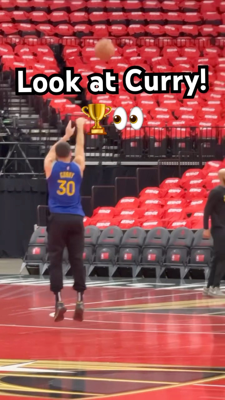 See how Stephen Curry gets locked in on GAME DAY!??|#Shorts