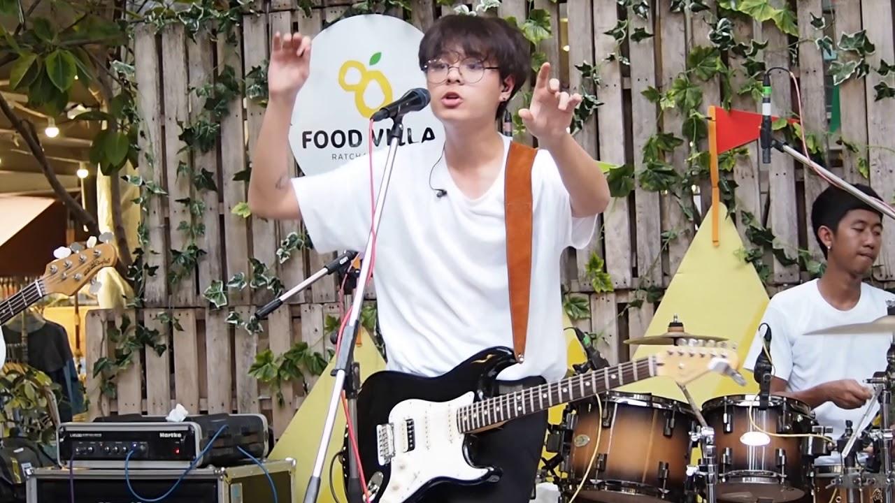 ดาวค้างฟ้า+พูดไม่คิด+ใจเย็น+ก่อนฤดูฝน+หน้าหนาวที่แล้ว | The Toys  @Food Villa Ratchapruek 12-08-17