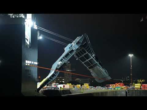 Hoegh Aurora: Rampe öffnet sich - Timelapse