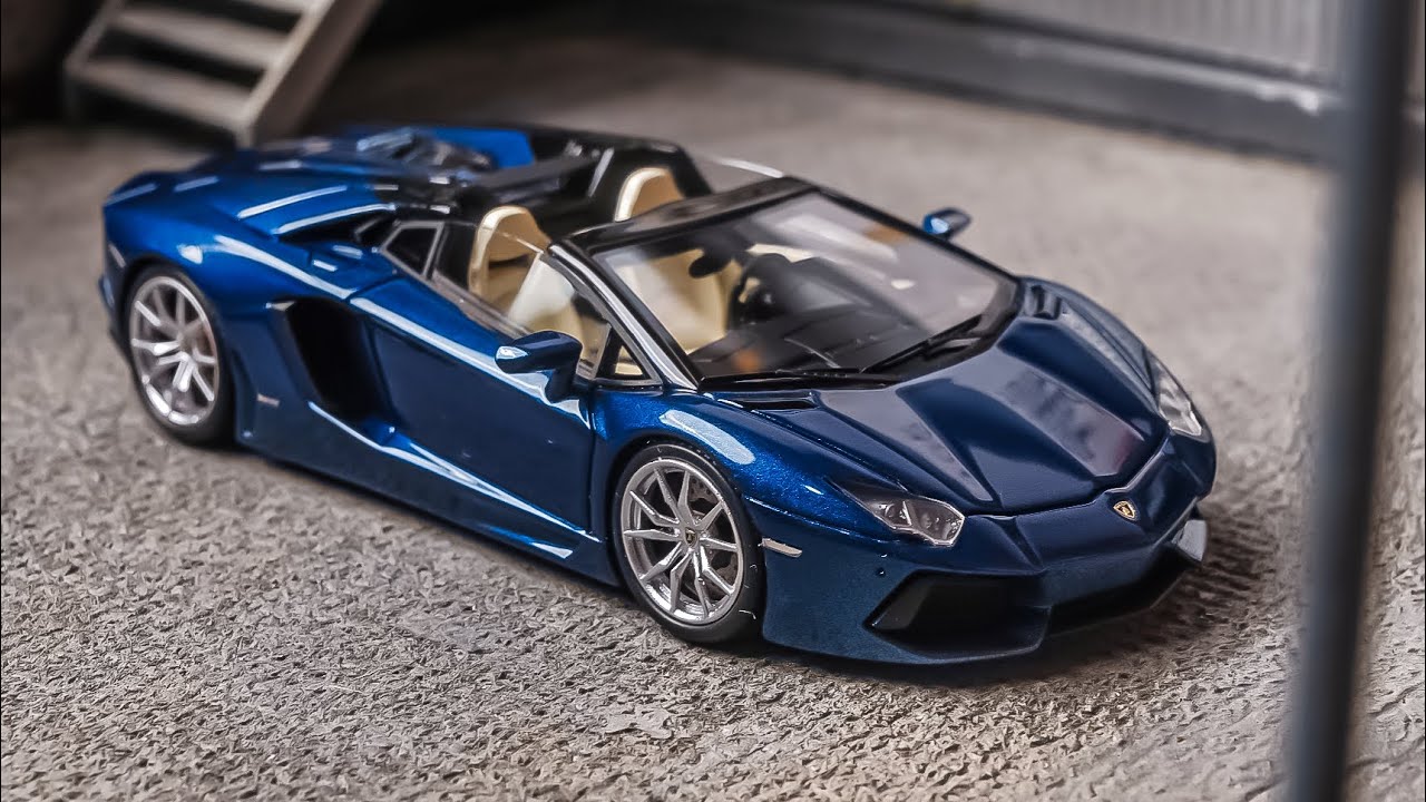 Cars Lounge Lamborghini Aventador Roadster Blu Hera 1:64 - YouTube