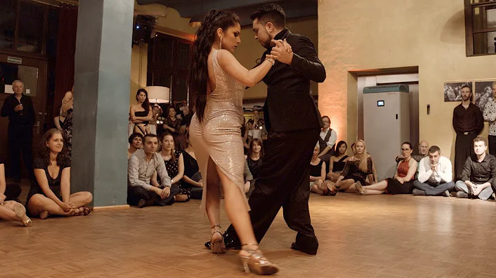 Clarisa Aragon and Jonathan Saavedra - Melodia ori...