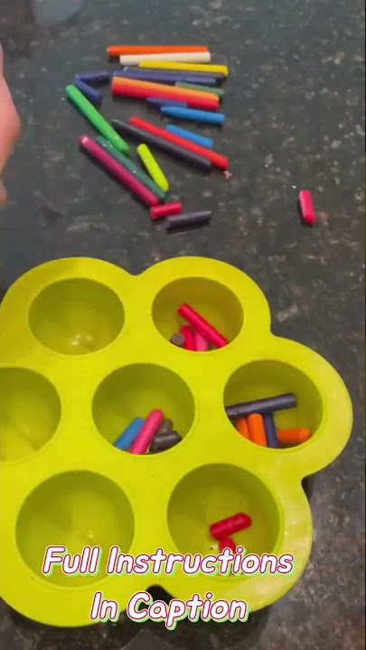 How to make recycled rainbow crayons! #kidscrafts #toddlercrafts #kidsartsandcrafts