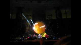 Fix You Part 1 - Coldplay (Live in Paris)