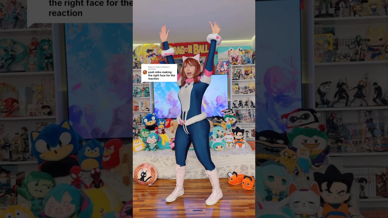 Miku are you okay? 😳 #anime #cosplay