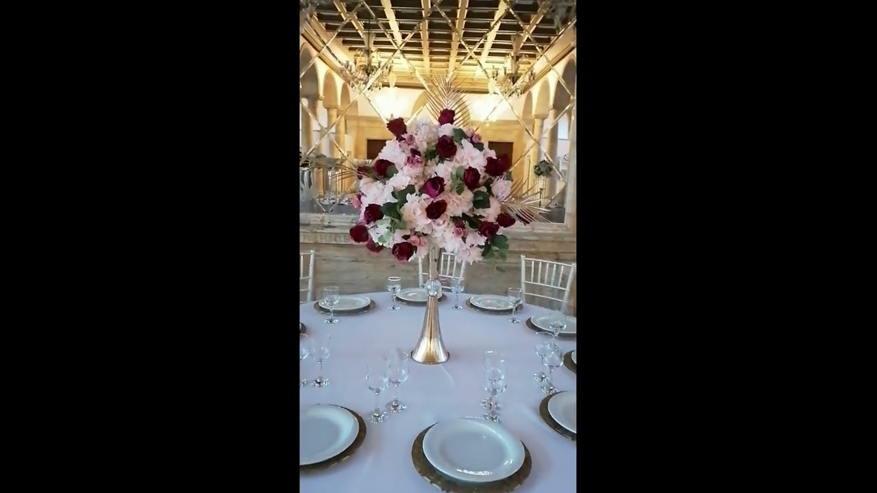 Aranjament floral Gold Design. Aranjamente florale nunta, botez de inchiriat - Anastasia Events -
