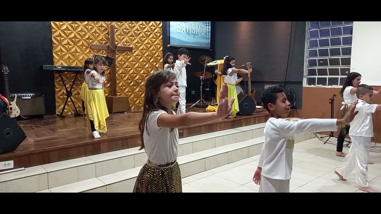 Amigo Espírito Santo - Coreografia - Mês Quadrangular/ Jesus Batiza