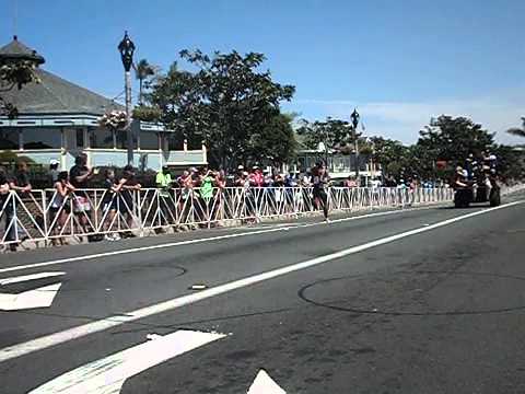 2015 Carlsbad 5000 Genzebe Dibaba Slow Motion Video 