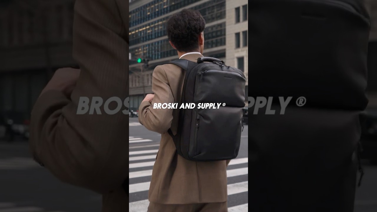 Деловая сумка не обязательно должна быть жесткой.