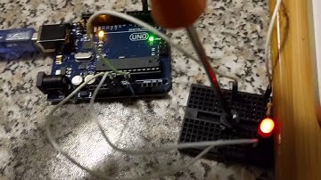 Arduino  controlling a LED using a trimmer potentiometer