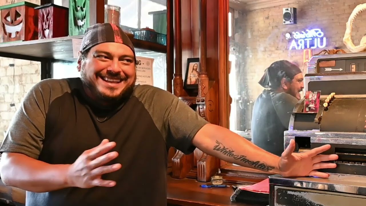 Episode 3.6 Fluff's White House Cafe