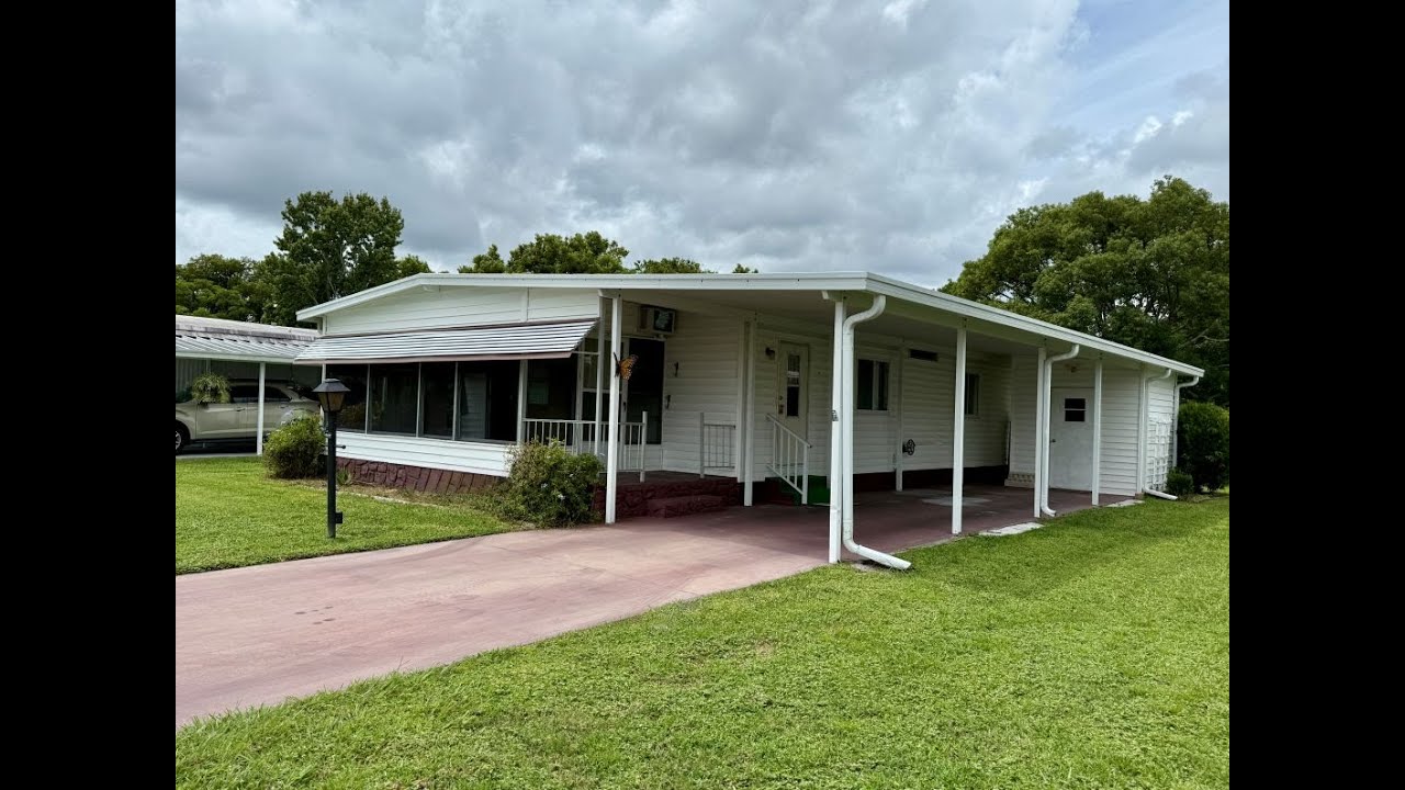 (Meadowlea Village) 3282 Country Lane, Deland, FL.