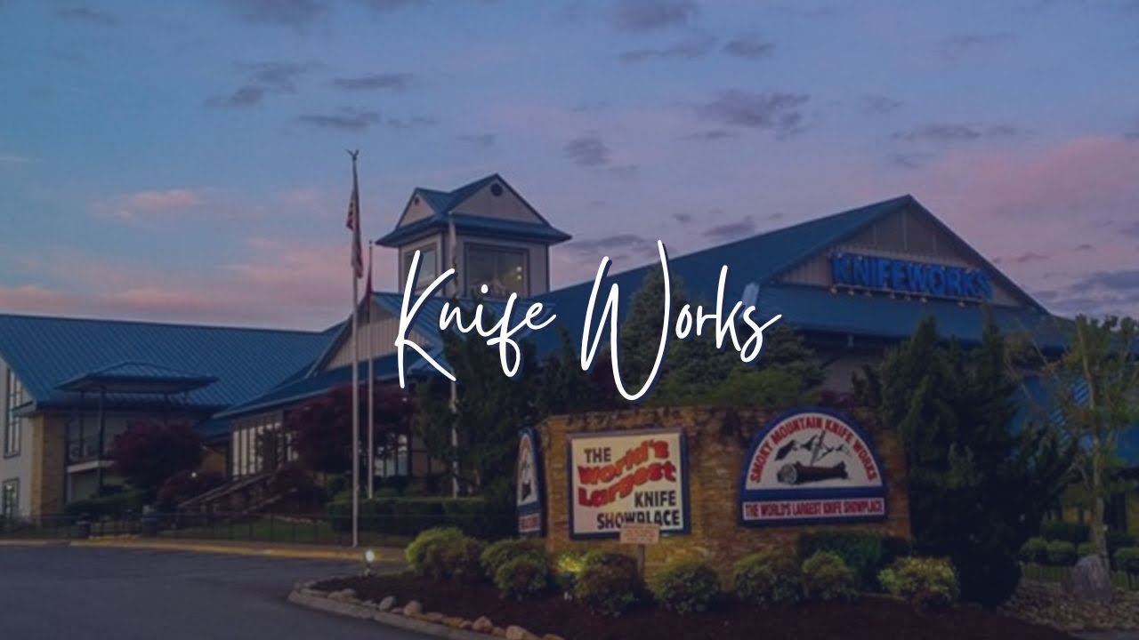Going To The Biggest Knife Store In The USA!(Smoky Mountain Knife Works