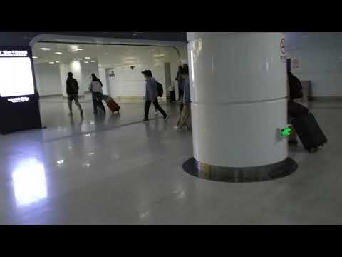 实拍地铁口借零钱的骗局！不要上当1009