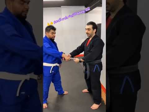 دفاع عن النفس في حال تثبيت السكينه على البطن للتهديد