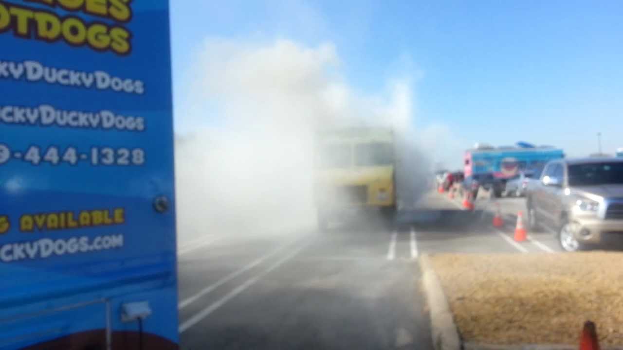 Tuttas Pizza Food Truck On Fire In Dallas Texas